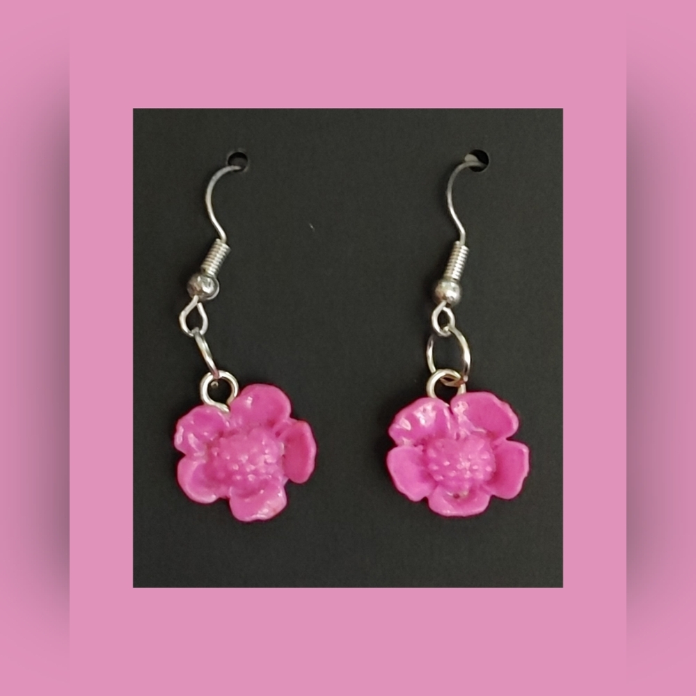 ✨4/$10✨Pink Clay Handmade Floral Earrings